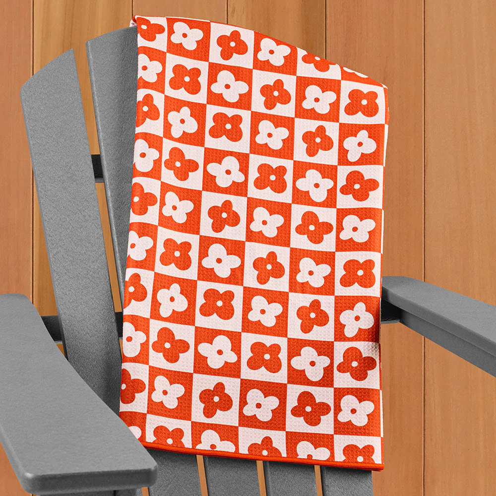 Reversible Microfiber Pool Towel, Daisy Tiles